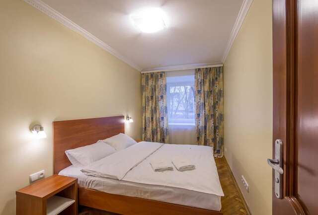 Апартаменты DayFlat Apartments Klovska Area Киев-26