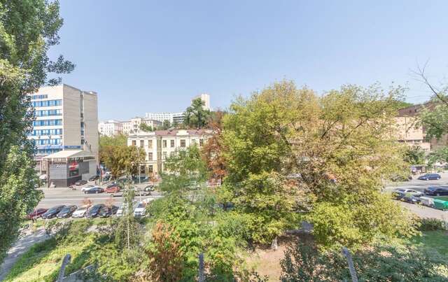 Апартаменты DayFlat Apartments Klovska Area Киев-31