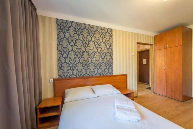 Апартаменты DayFlat Apartments Klovska Area Киев-35