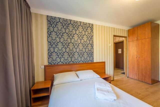 Апартаменты DayFlat Apartments Klovska Area Киев-38
