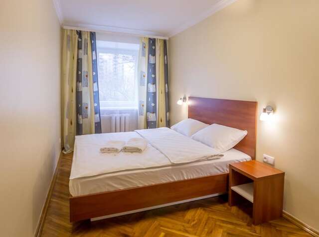 Апартаменты DayFlat Apartments Klovska Area Киев-7