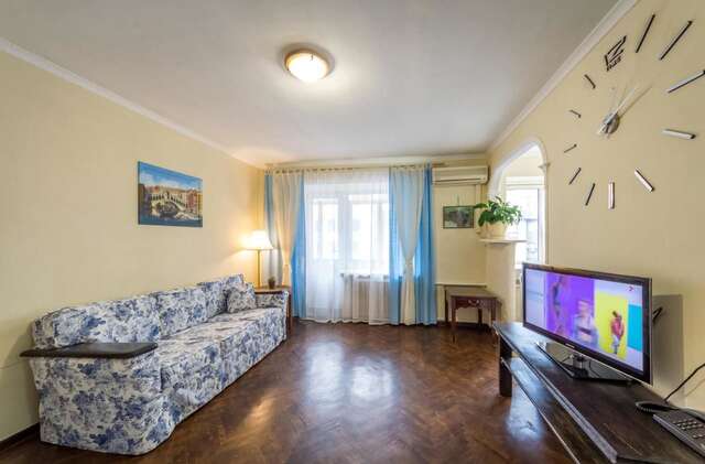 Апартаменты DayFlat Apartments Klovska Area Киев-9